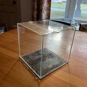 Aqueon 015905001717 Cube 3 Gallon Glass Tank With Leveling Mat Aqueon 015905001717 Cube 3 Gallon Glass Tank With Leveling Mat