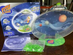 Uncle Milton 042499014014 Inch Fish In Space Outer Cosmic Desktop Aquarium Tank
