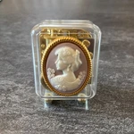 Acrylic Music Box Women Flowers Cameo Plays Memory (from Cats) Loc Dd. Fixed Price $24.00.